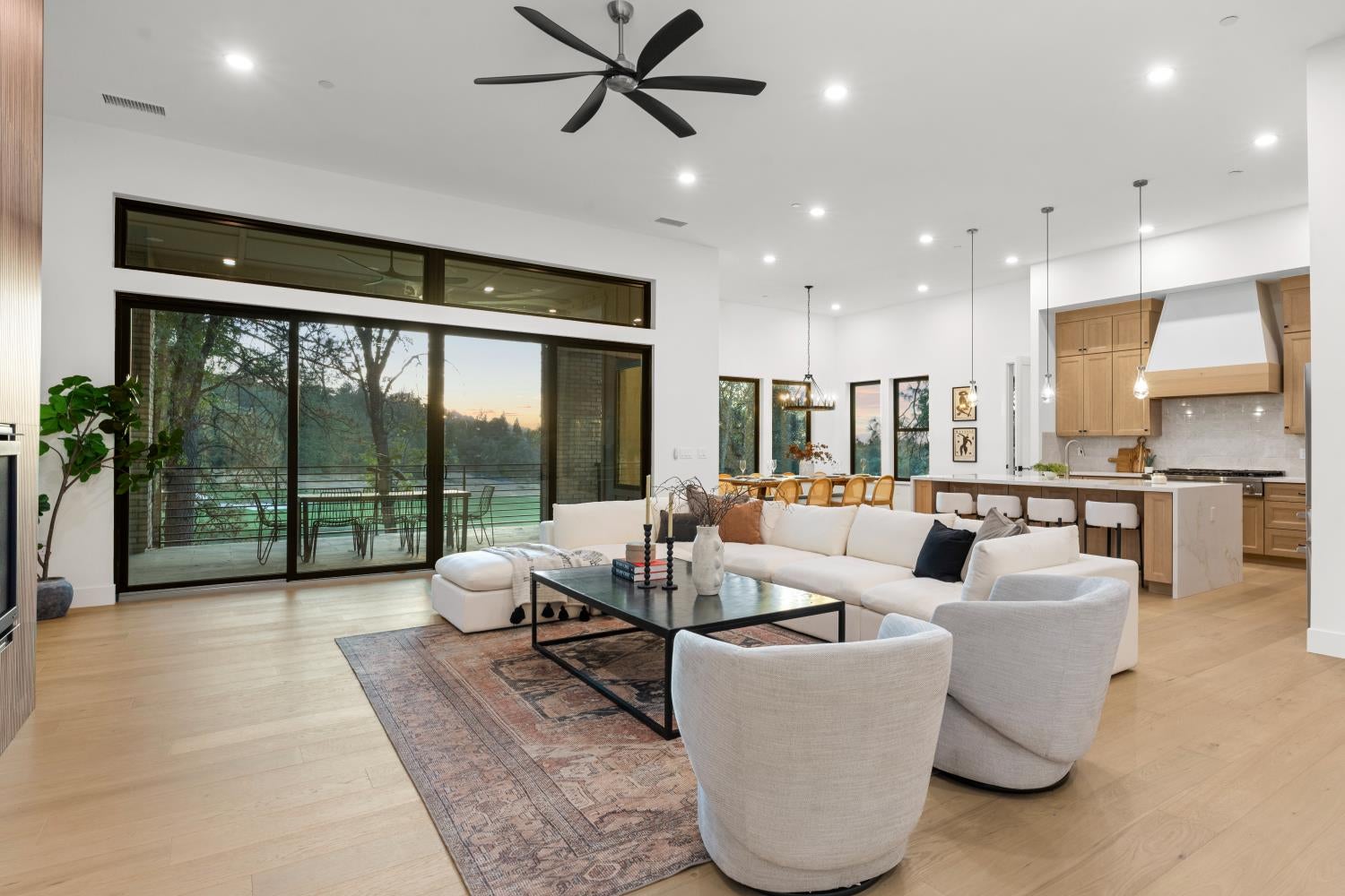 23796 Landon Evan Lane — photo