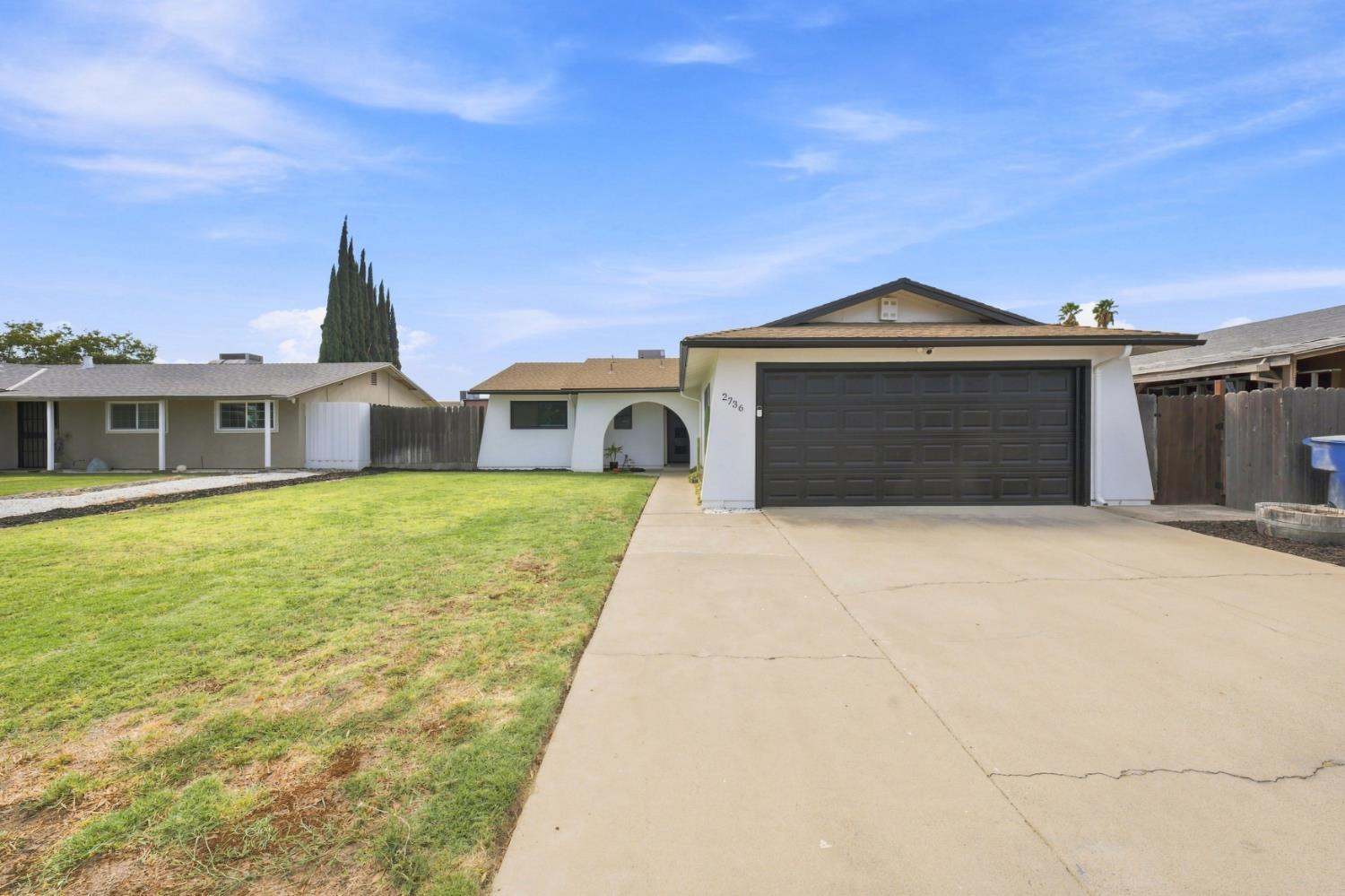2736 Magnolia Street — photo