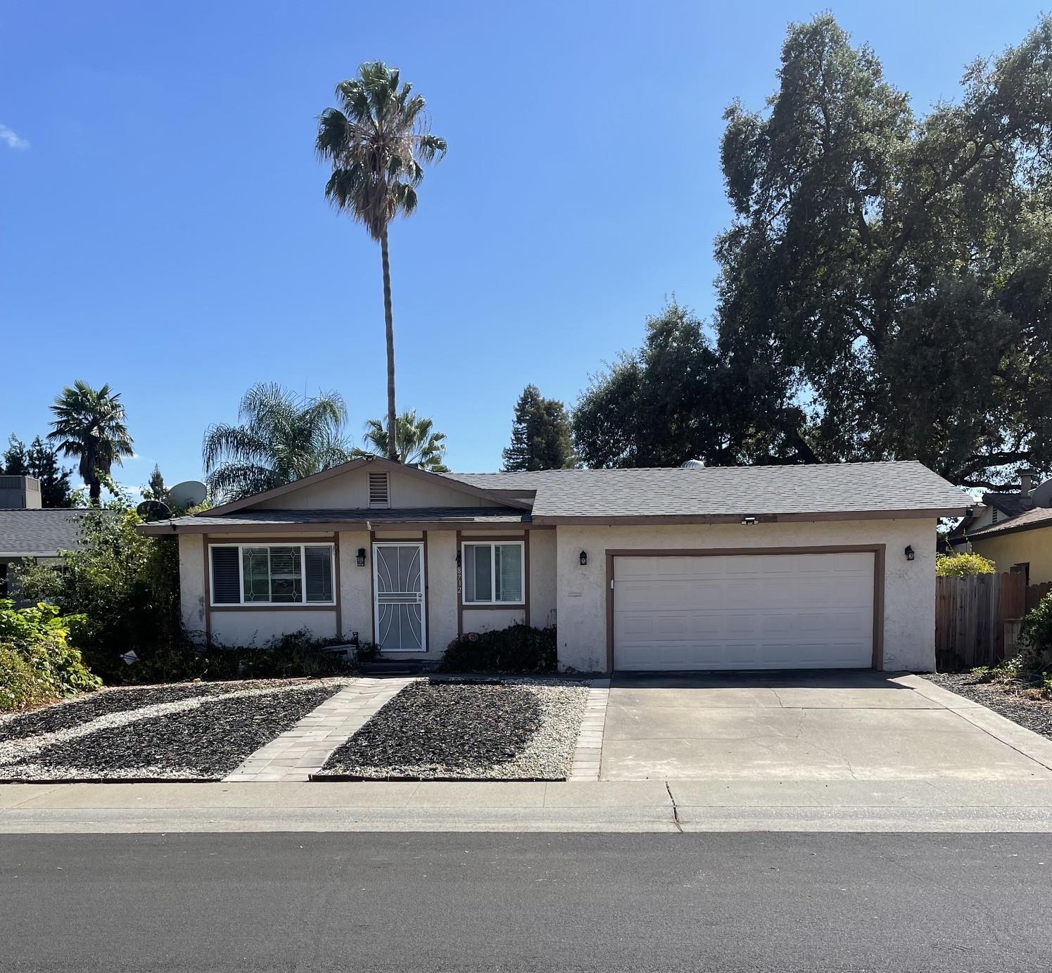 8712 Elk Way — photo