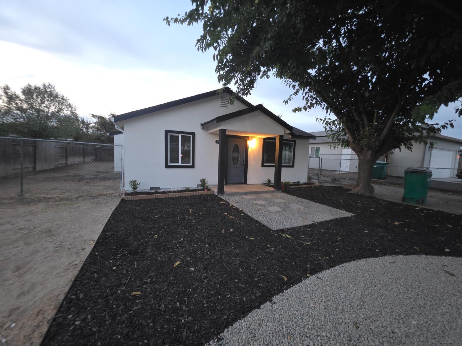 2347 E Alpine Avenue — photo