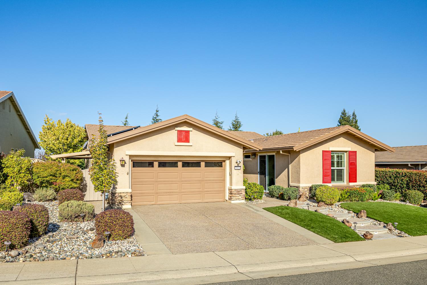 2823 Blue Heron Loop — photo