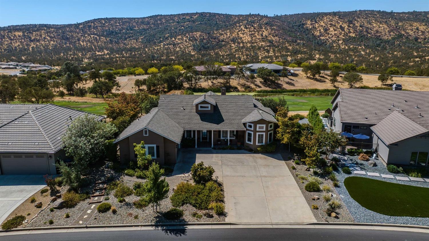 2016 Oak Creek Drive — photo