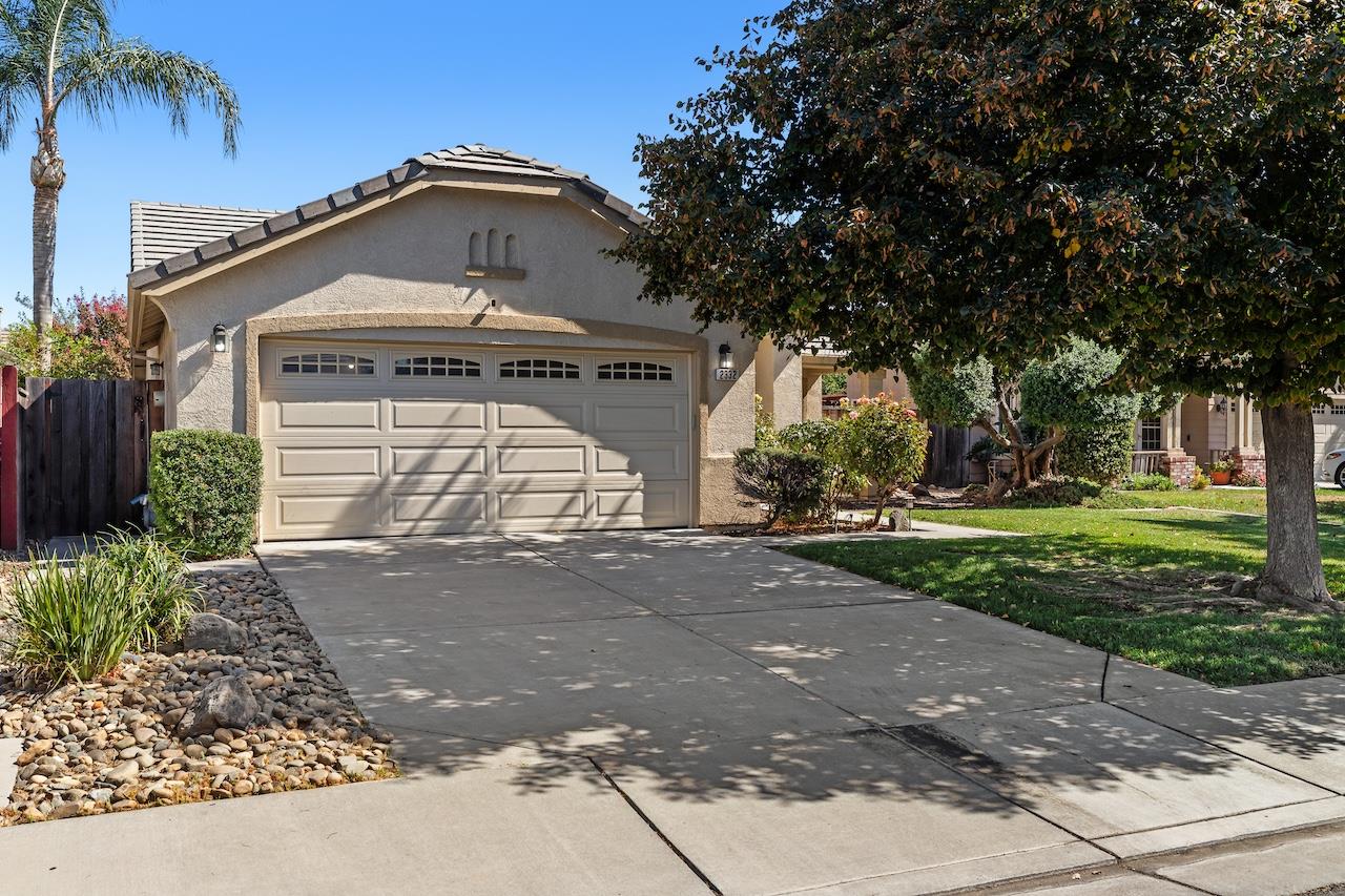 2332 Joseph Damon Court — photo