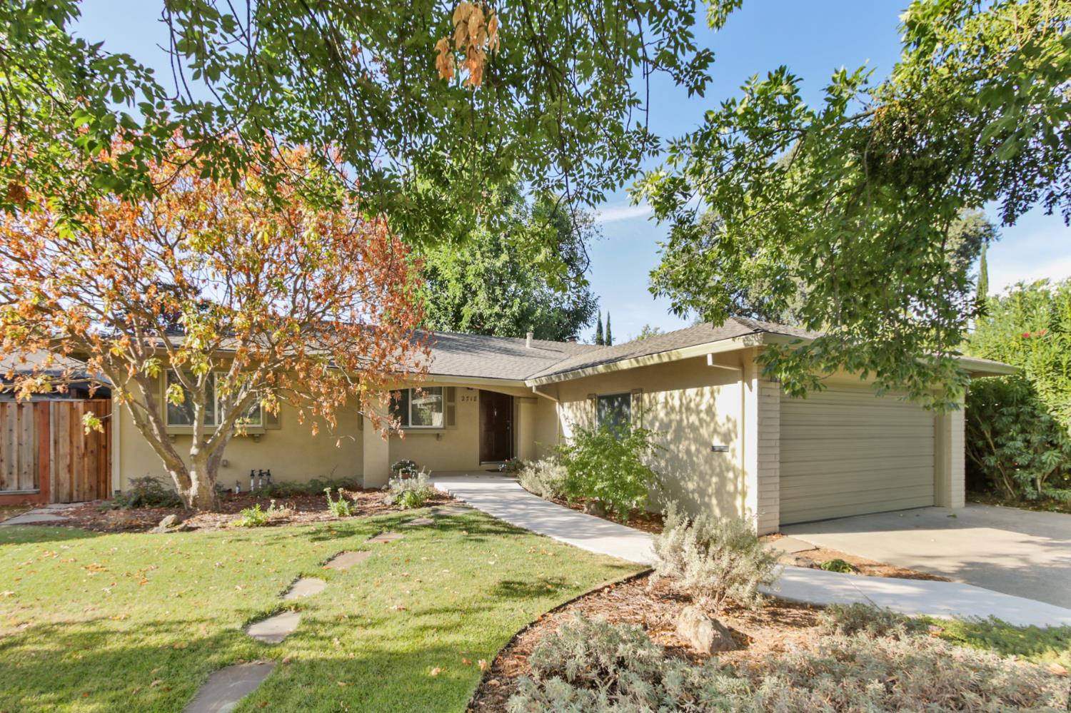 2718 Adrian Drive — photo