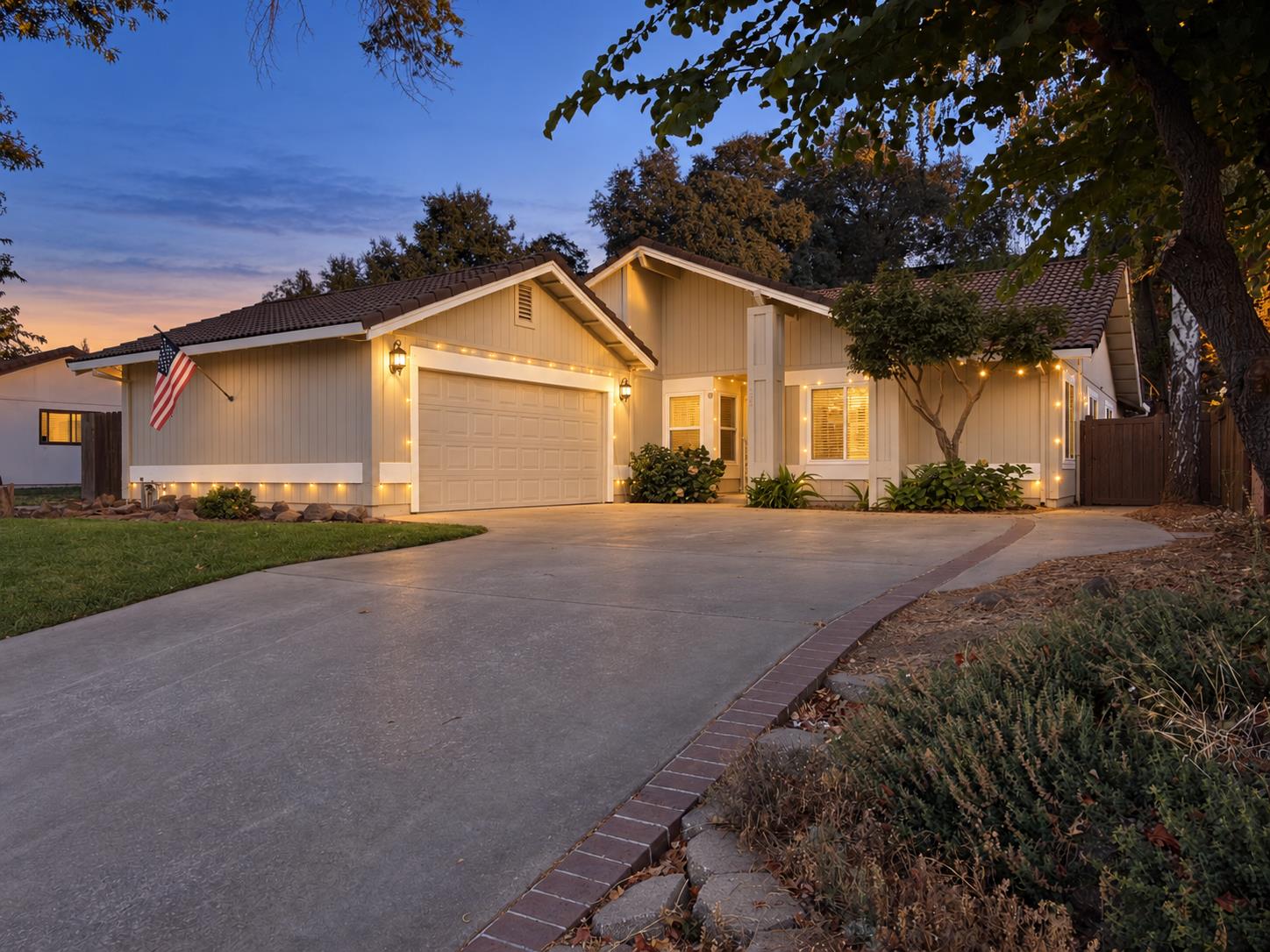1235 River Bluff Drive — photo