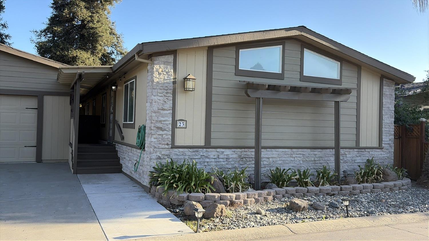 23 Wild Rose Court — photo