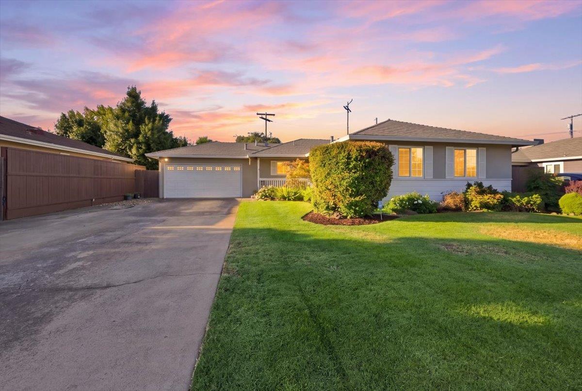 920 W Tokay Street — photo