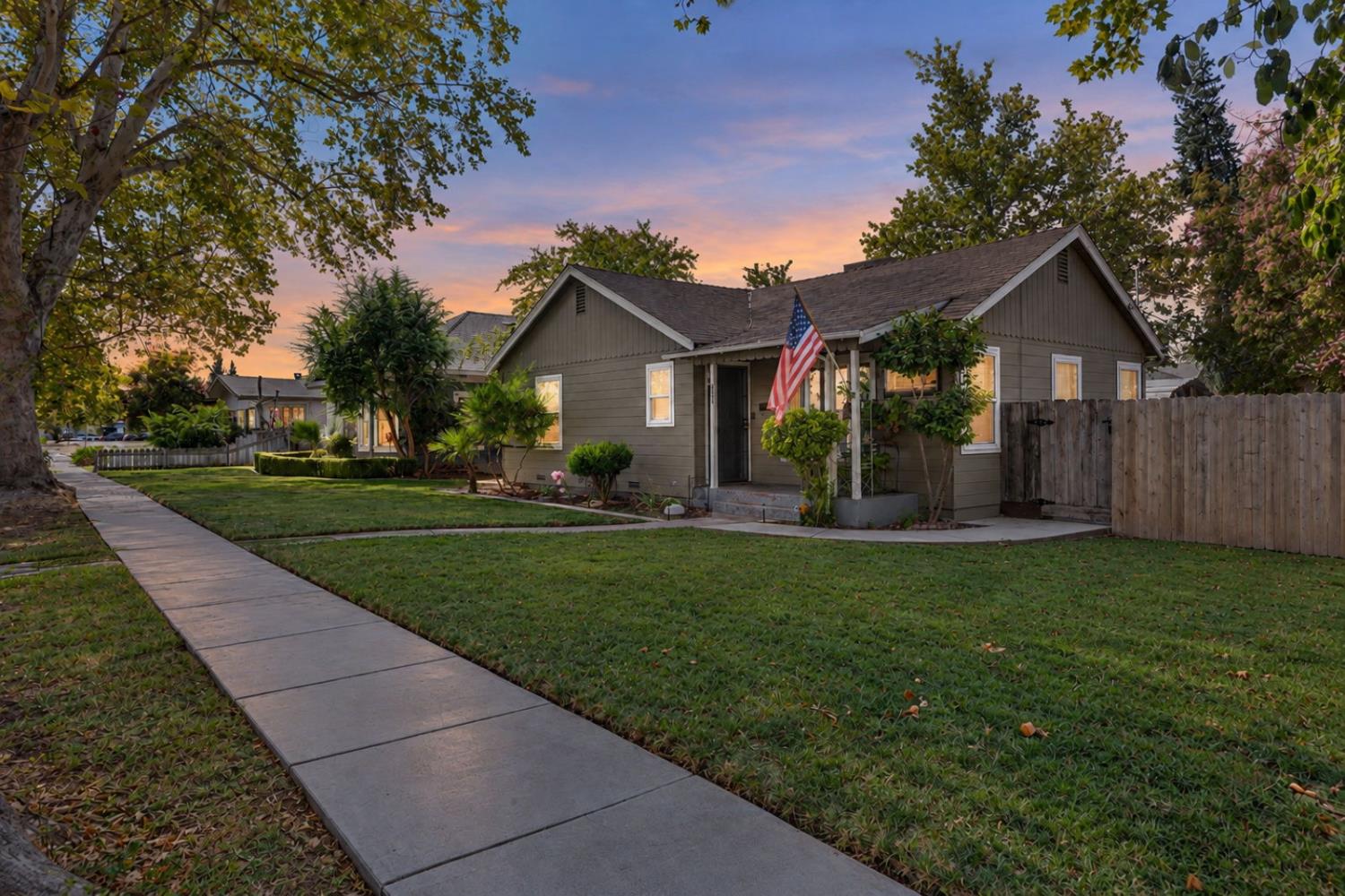 521 E Marshall, Turlock, CA 95380 — photo 2