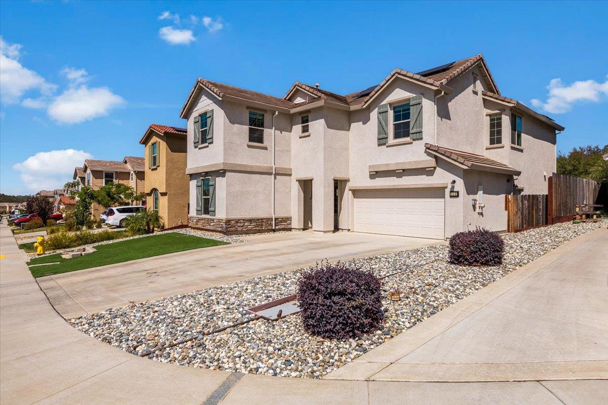548 Lupine Drive — photo