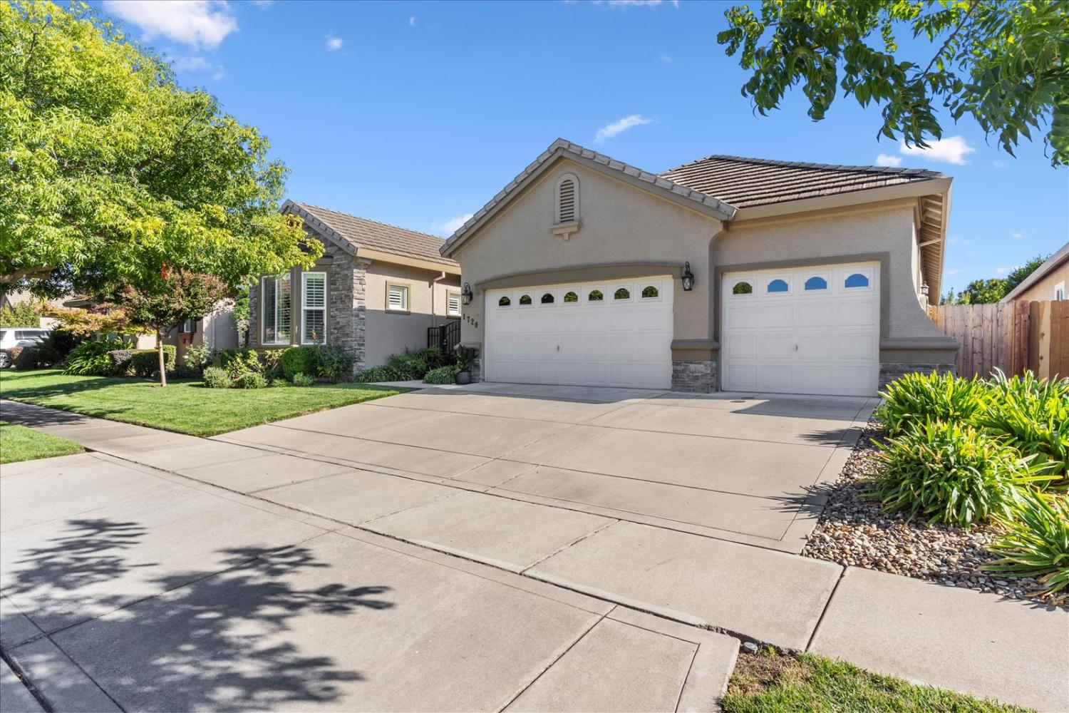 1720 Rio Vista — photo