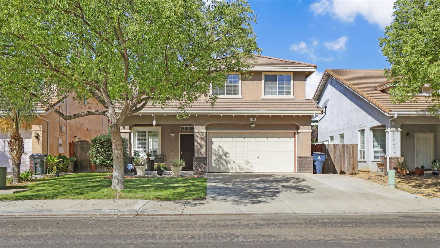 1549 Woodland Court — photo