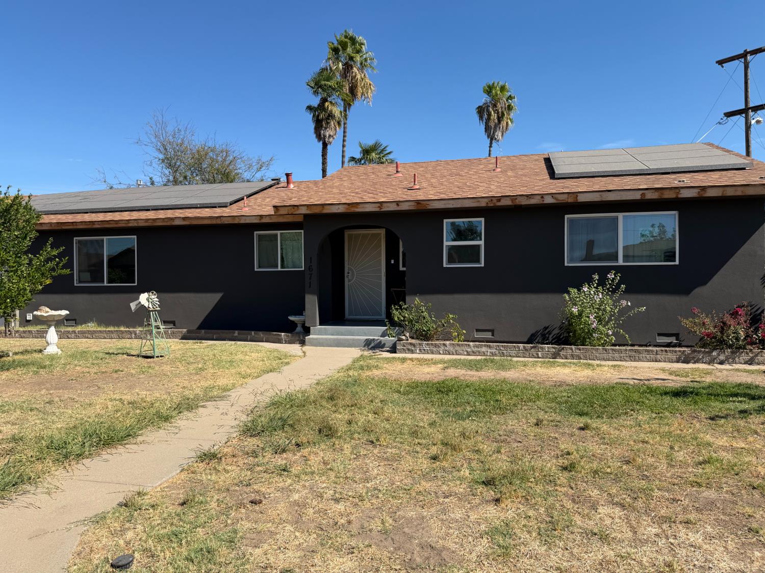 1671 Shirley Court — photo