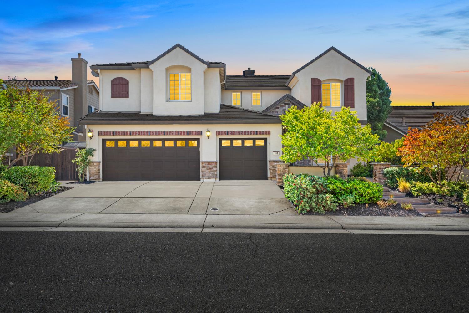 703 Mount Errigal Place — photo