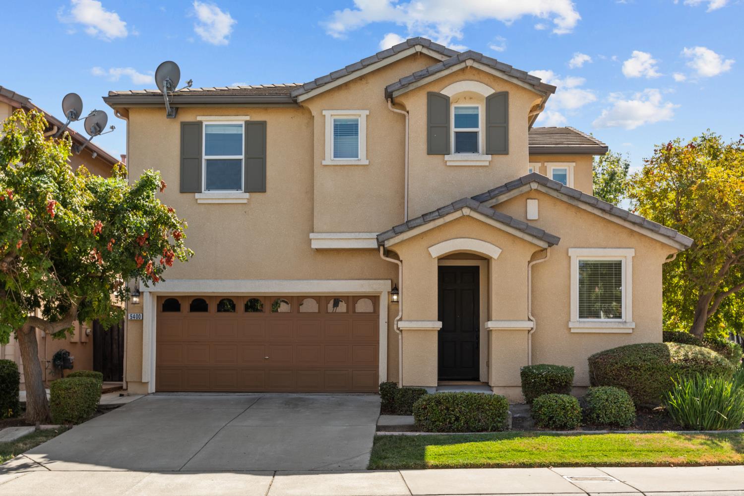 5400 Cliff House Way — photo