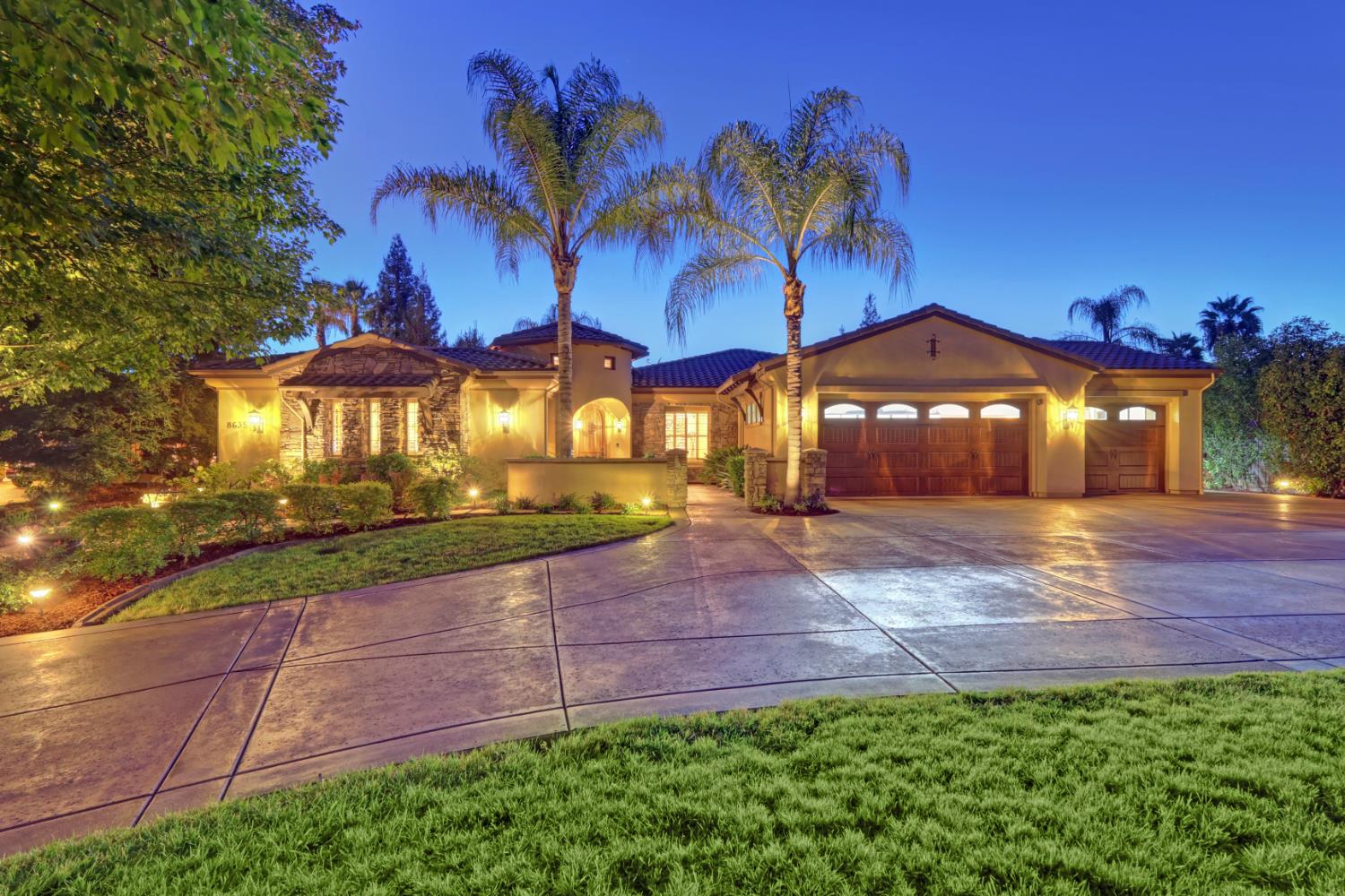 8635 Ashbury Court — photo