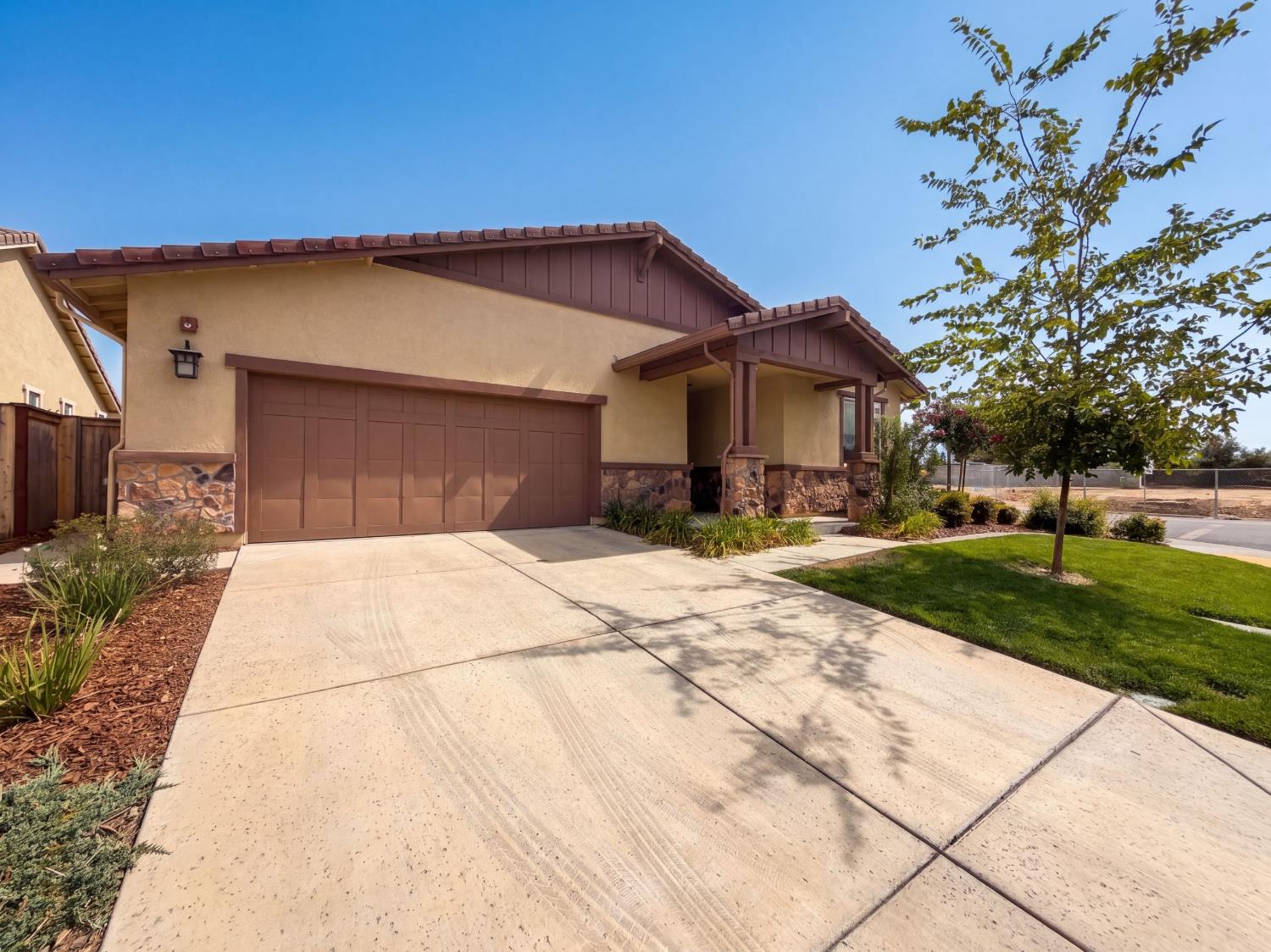 1303 Red Lake Way — photo