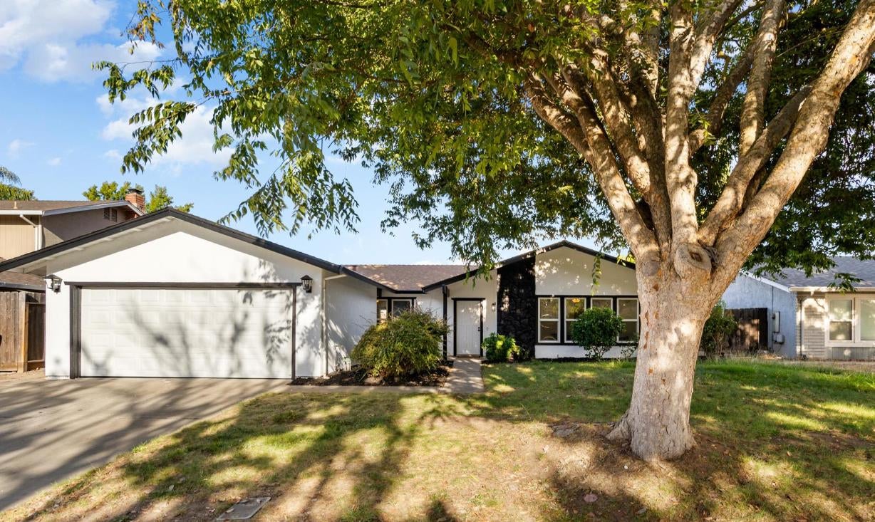 3704 Kona Oak Drive — photo