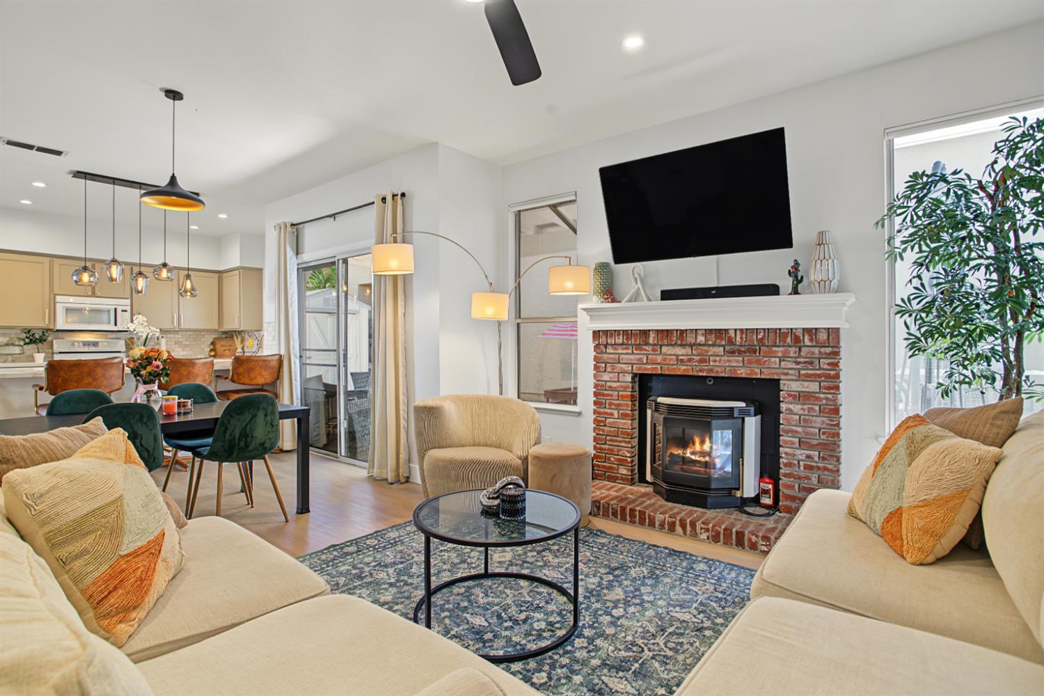 604 Rigby Ct — photo