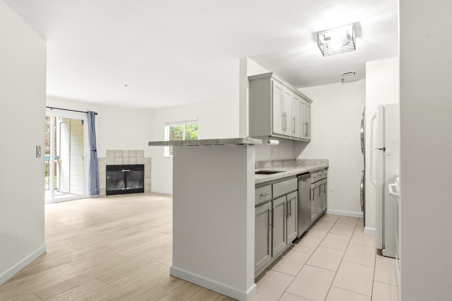 1450 Bel Air Drive 102 — photo
