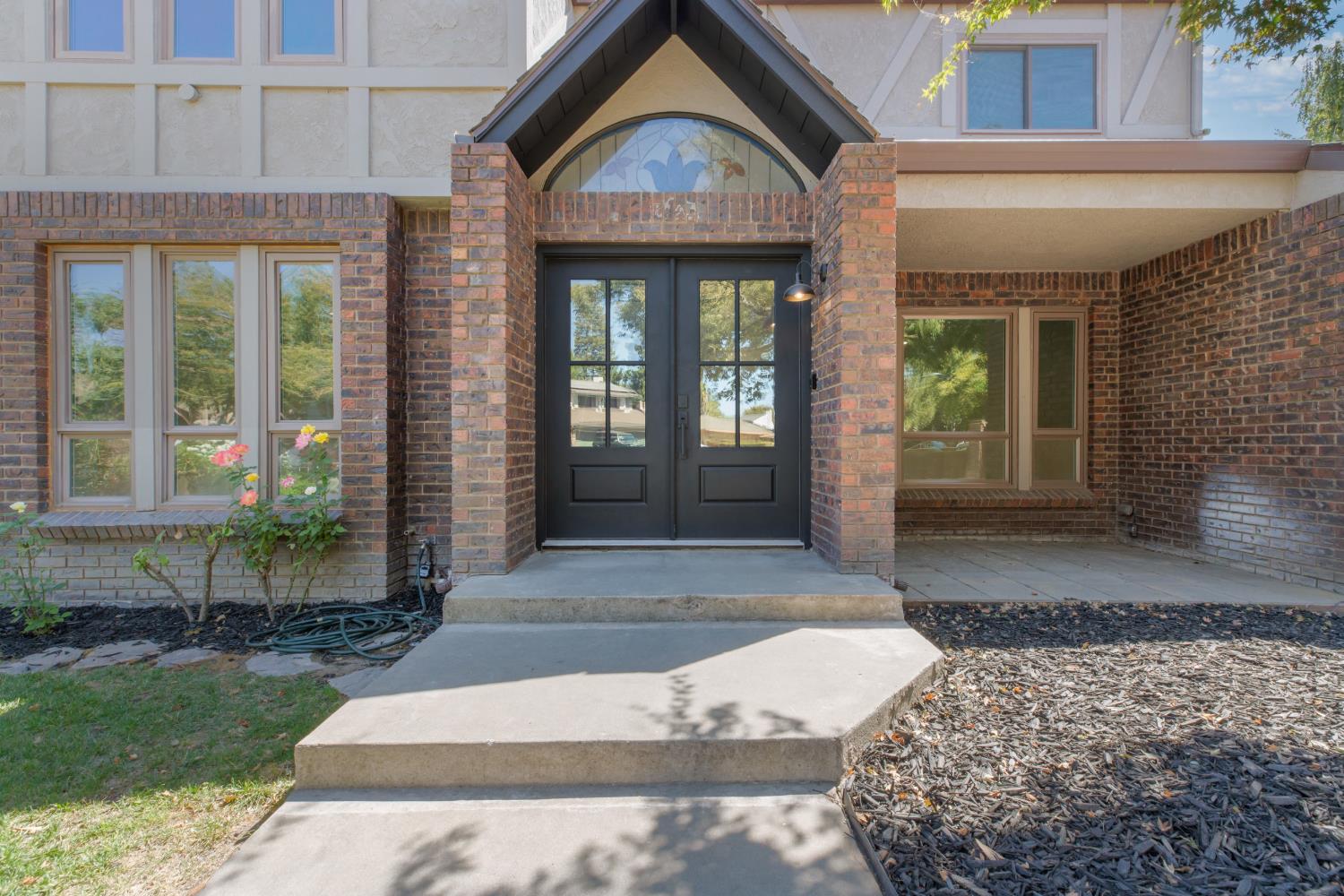2104 Quebec Court — photo