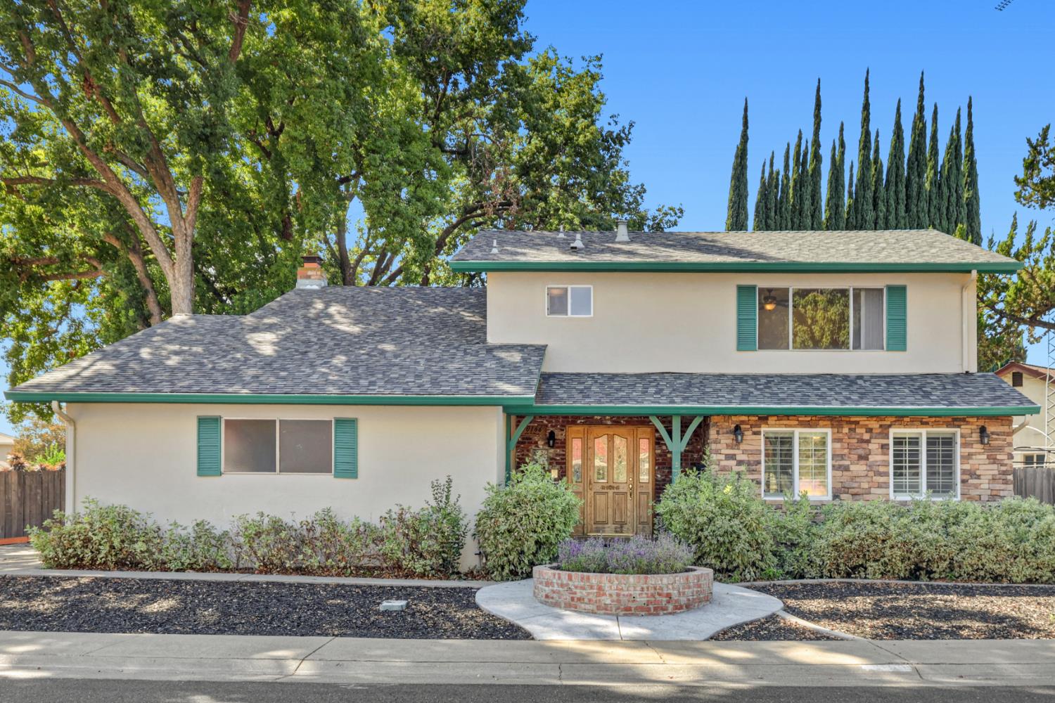 10166 La Gloria Way — photo