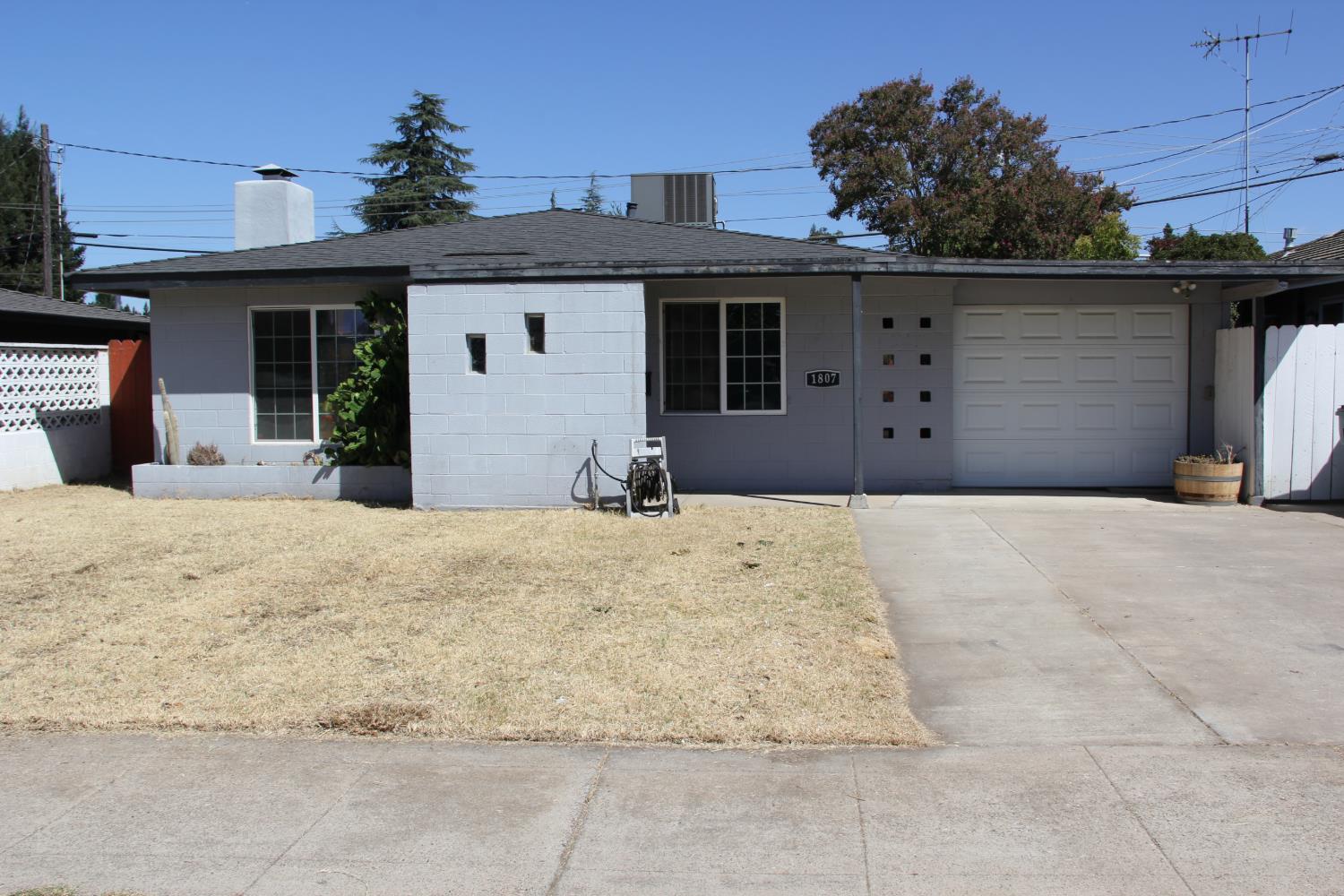 1807 Holly Drive — photo