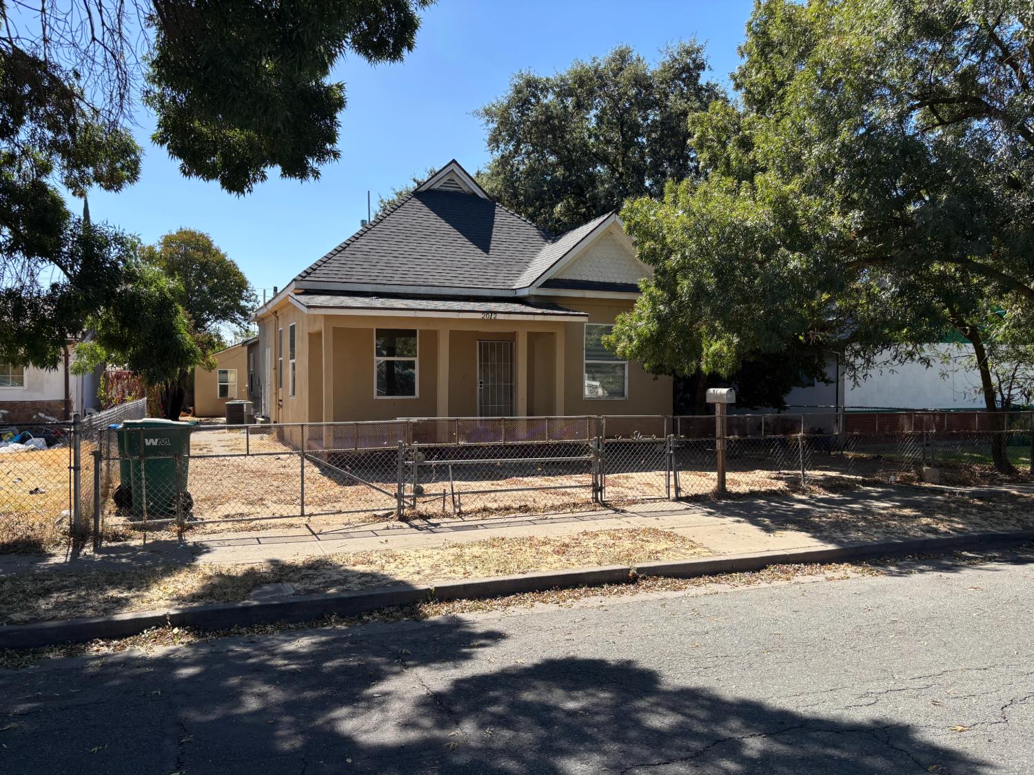 2012 E Marsh Street — photo