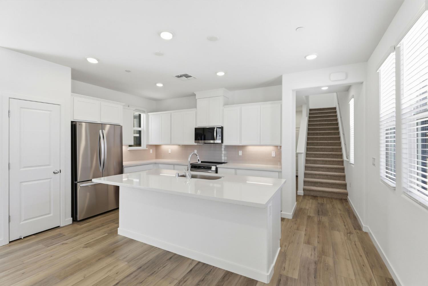 1001 Vanderbilt Terrace, Davis, CA 95618 — photo 2