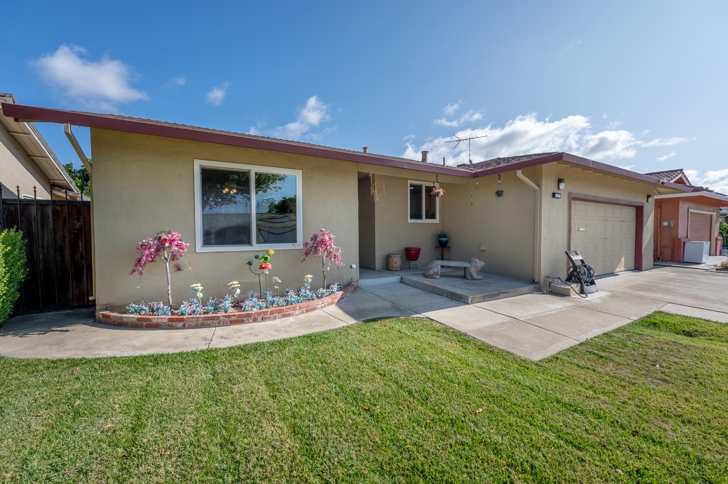 34910 Roberts Street — photo