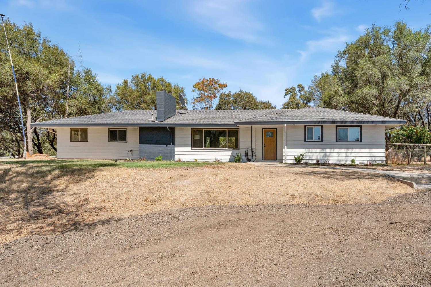 6435 Virginiatown Road — photo