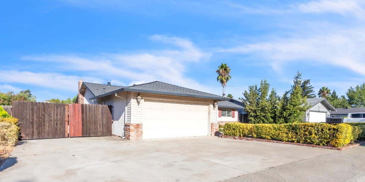 144 Monowood Drive — photo