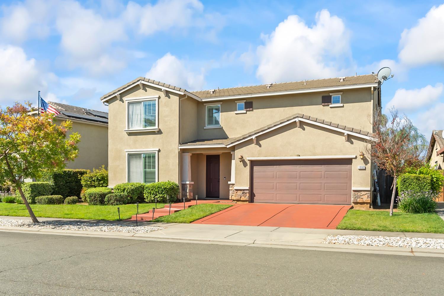 1552 Flora Way — photo
