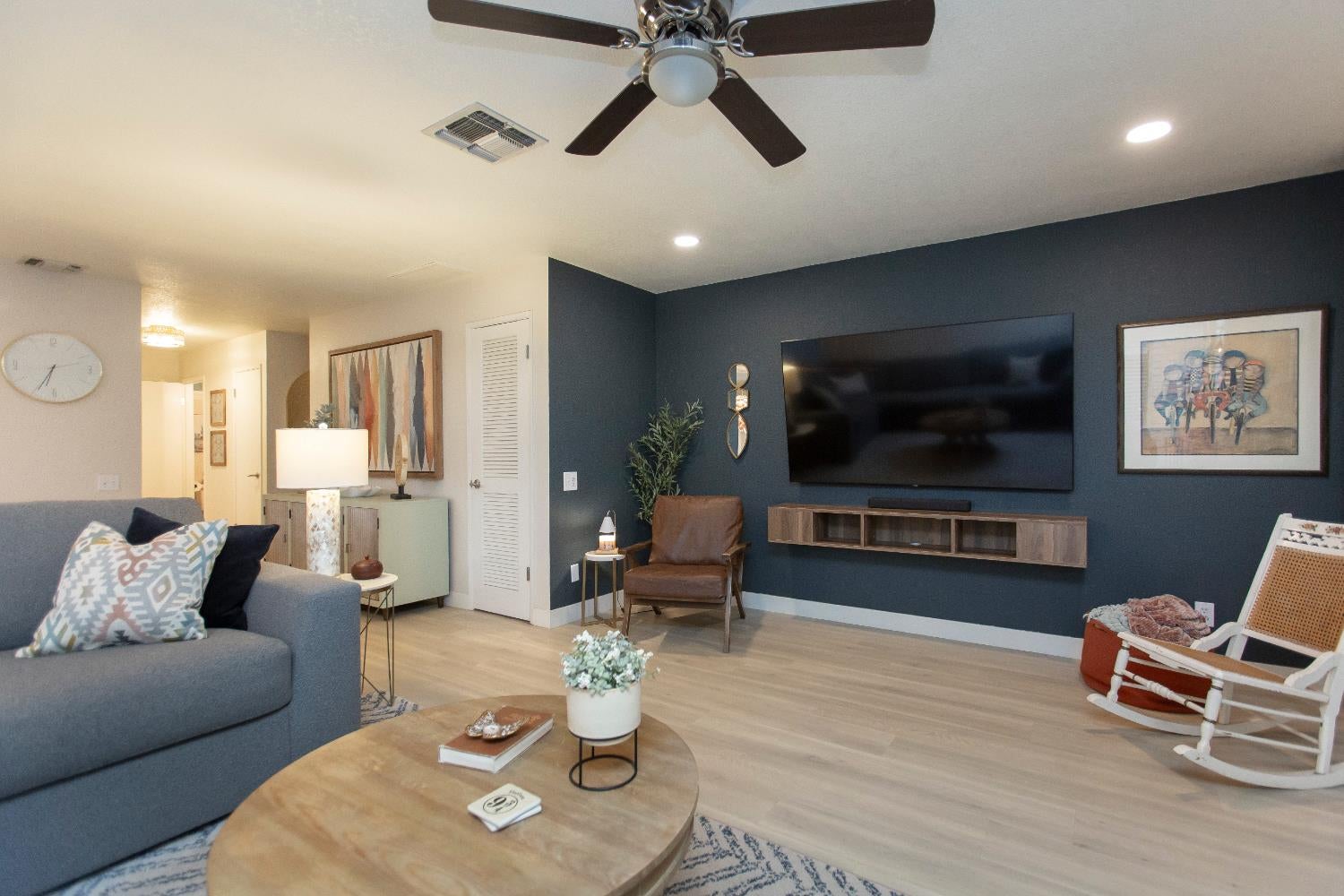 664 Shadowview Court — photo