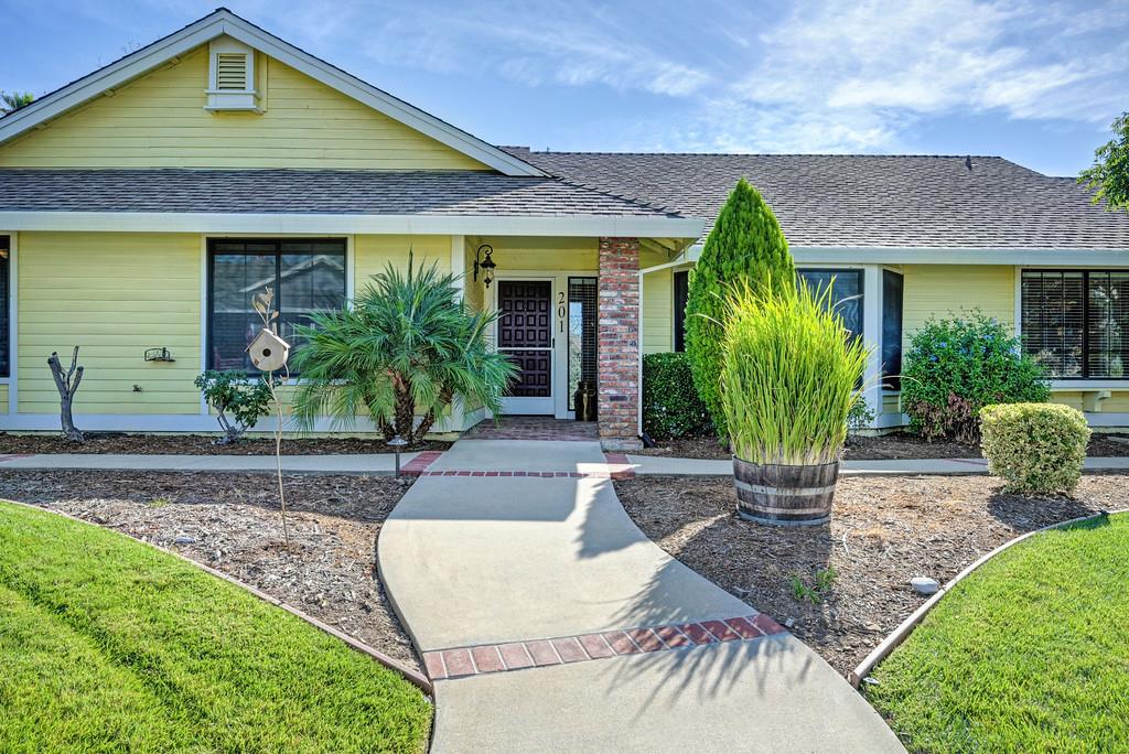 201 Silver Spur Ct — photo