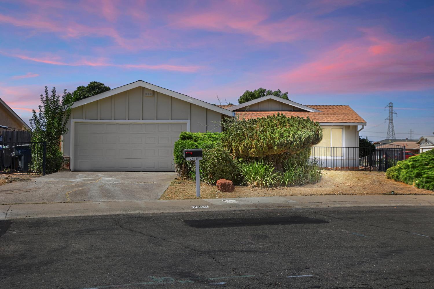 7810 Deer Meadow — photo