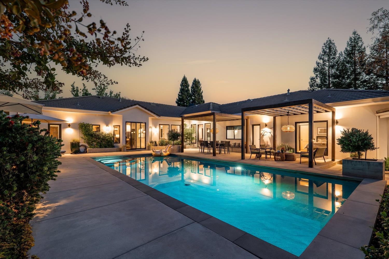 6745 Estates Court — photo