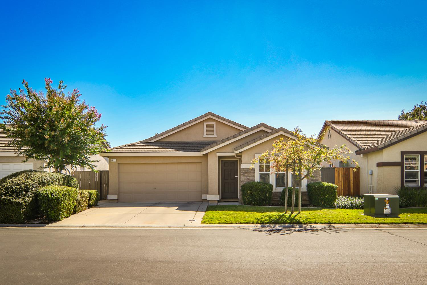 1637 Blue Beaver Way — photo