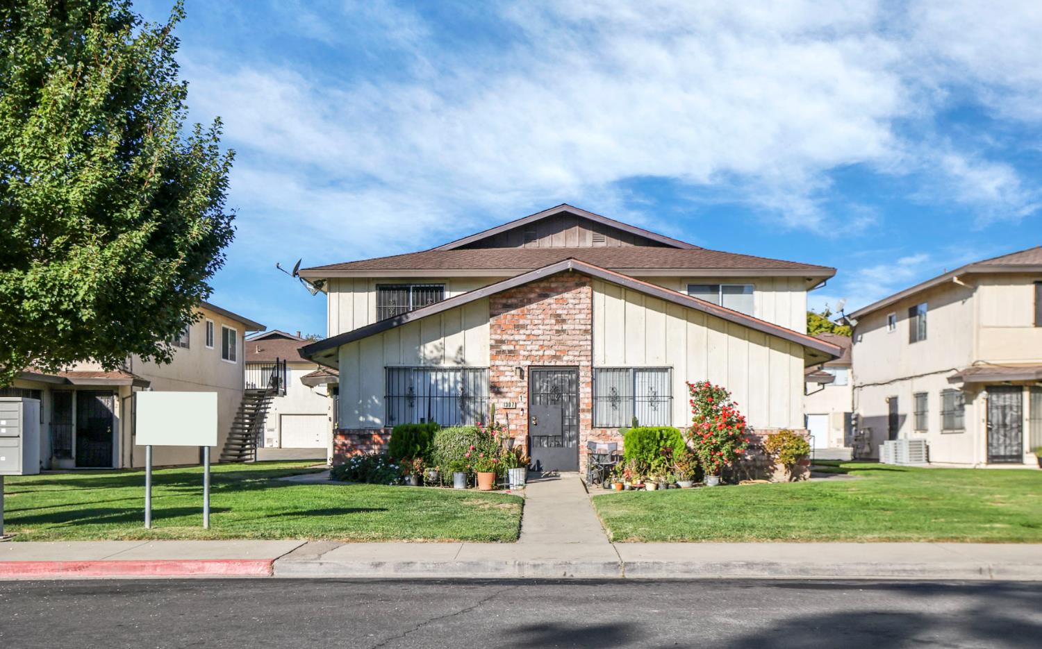 1307 Pinetree Drive 3 — photo