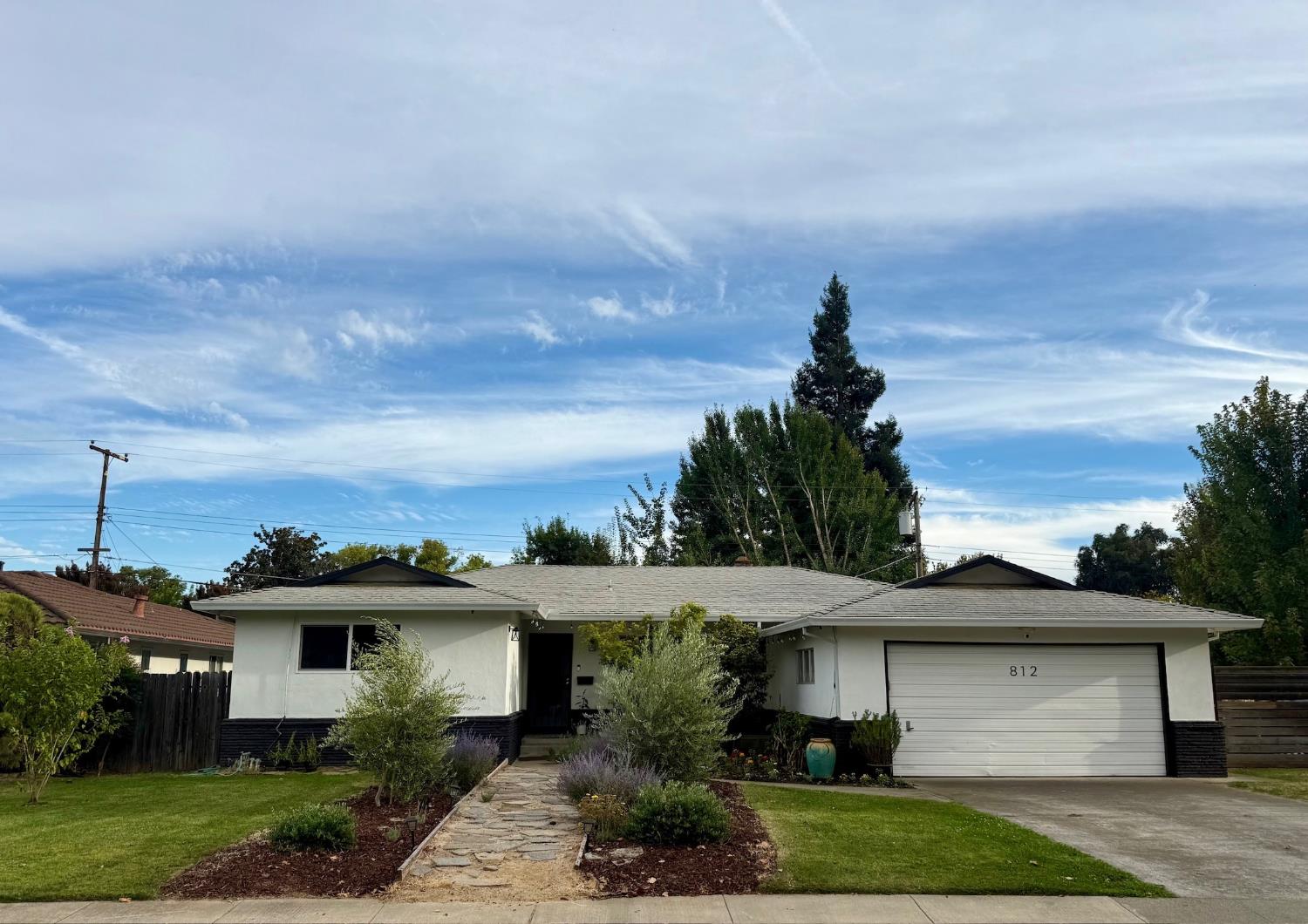 812 Skipper Circle — photo