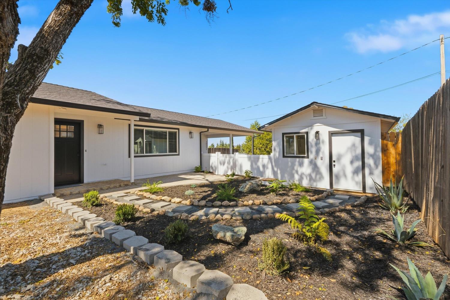 12171 Dry Creek Road — photo