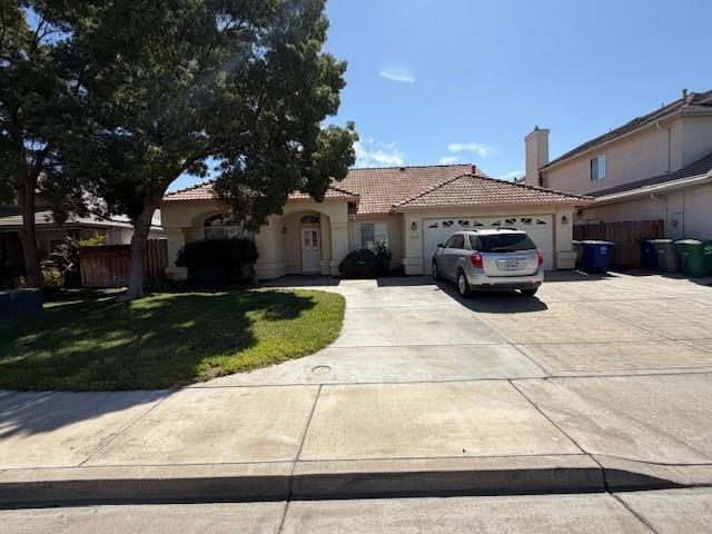 1877 Riverside Way — photo