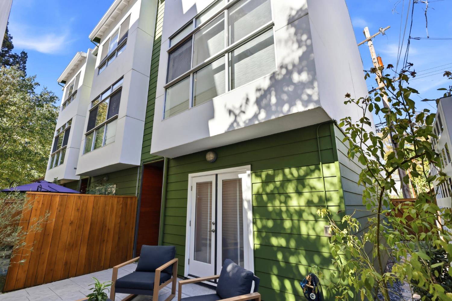 1424 Eggplant Aly — photo