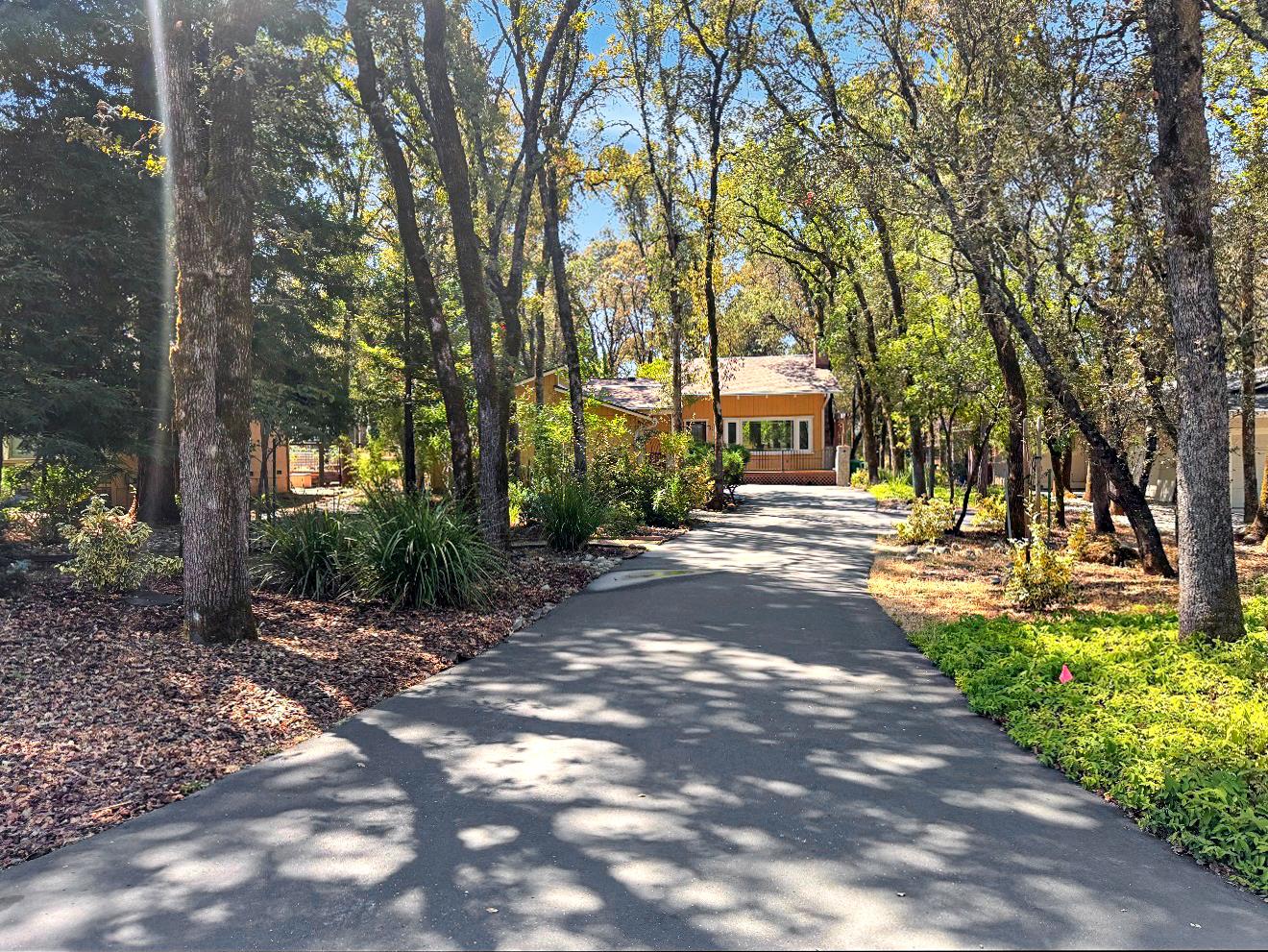 23164 Broadmoor Court — photo