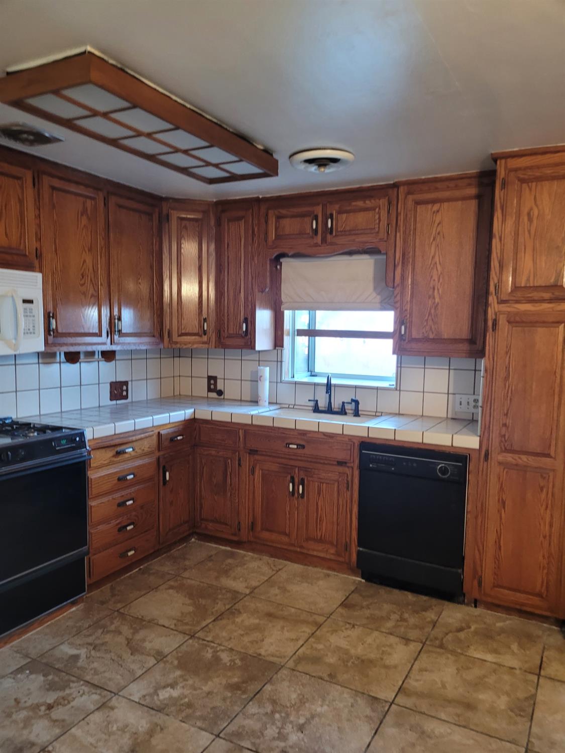 1310 Crescent Drive, Modesto, CA 95350 — photo 3