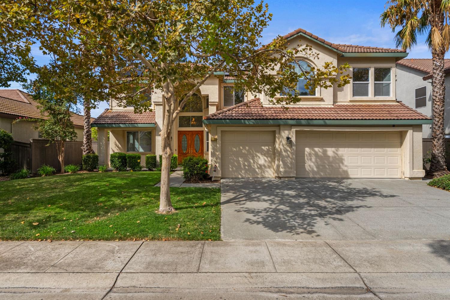5129 Fredericksburg Way — photo