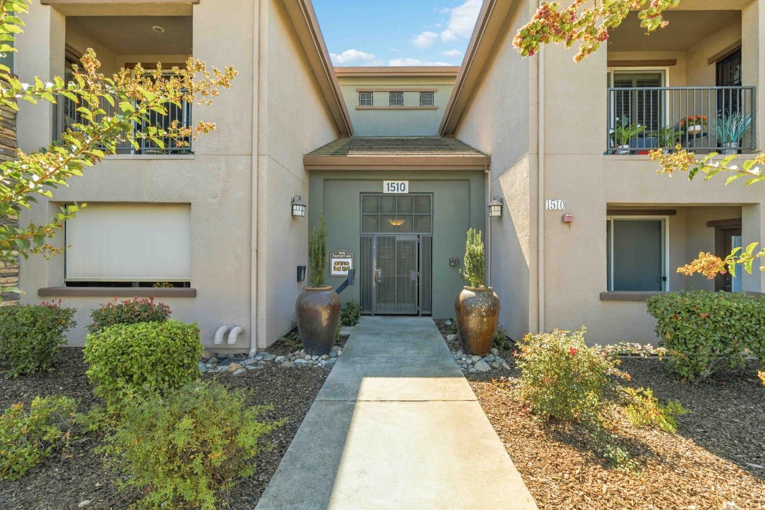 1510 Topanga Ln #103 — photo