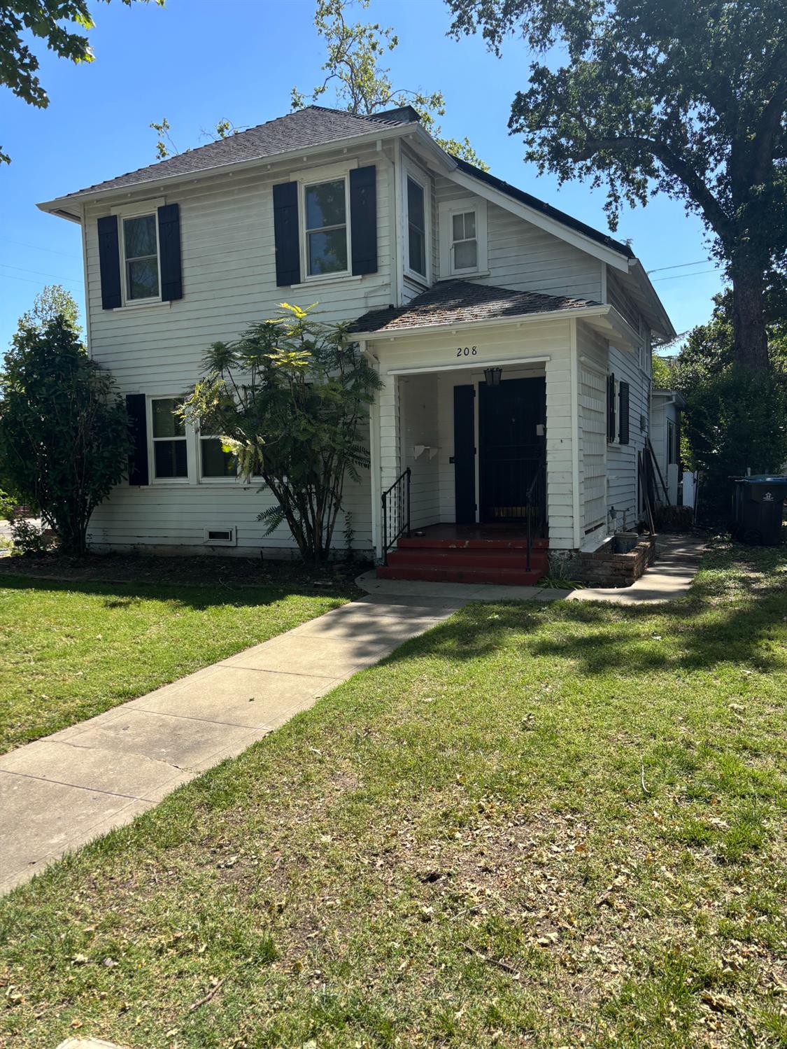 208 W Knoles Way — photo