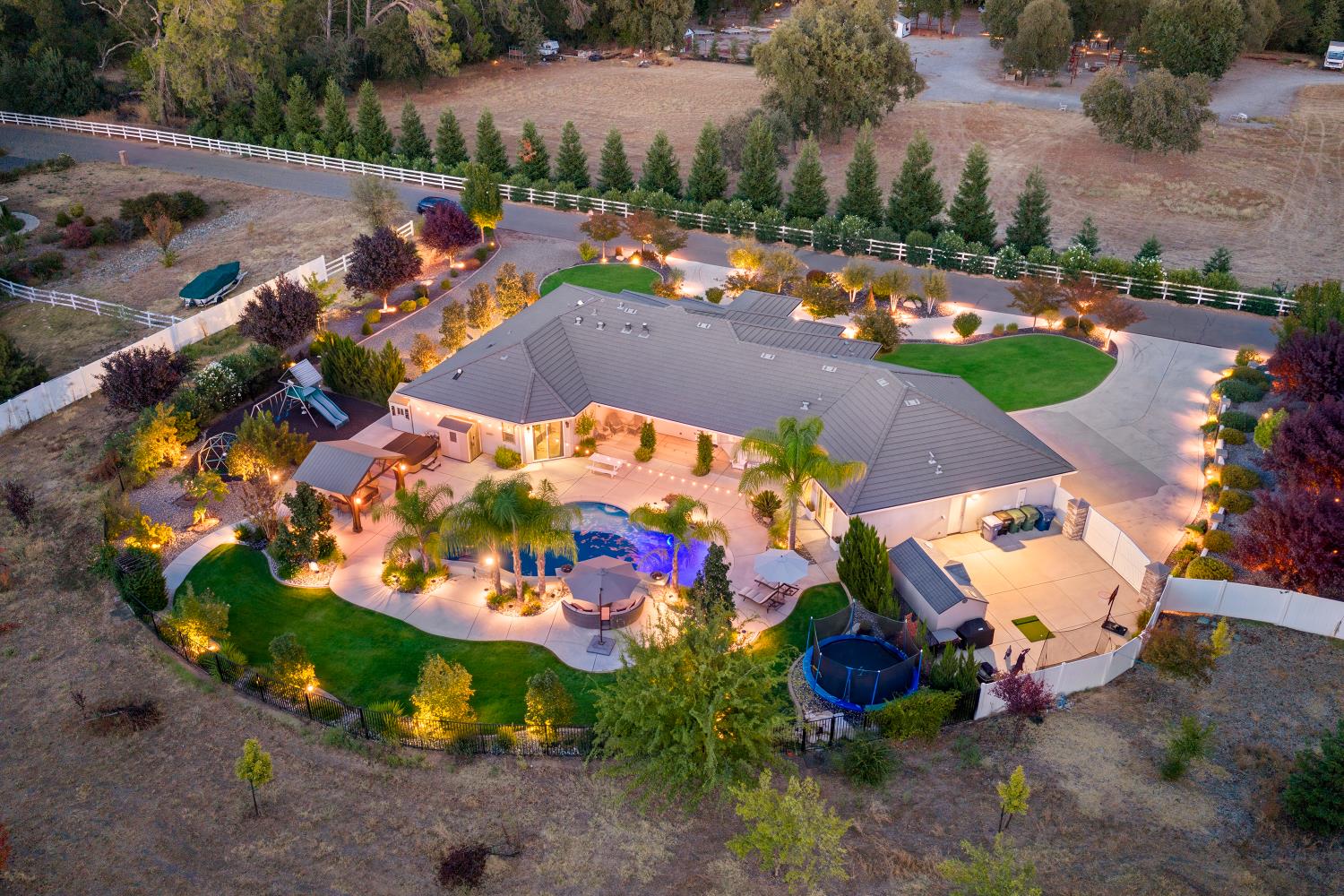 7527 Country Oaks Ln — photo