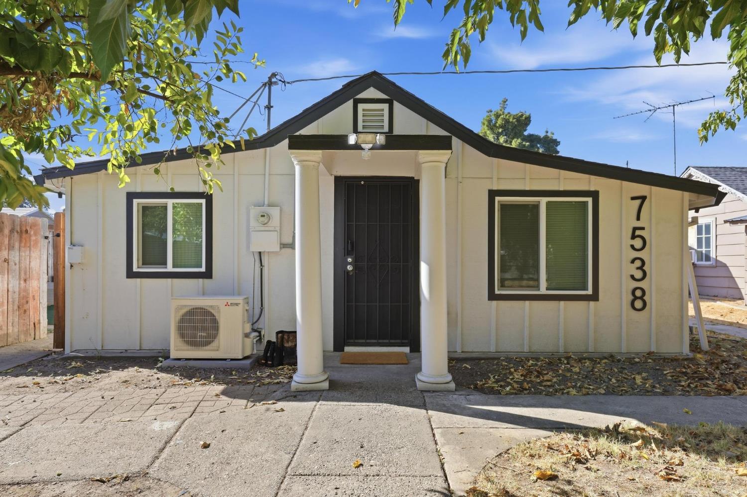 7538 Washington Street — photo