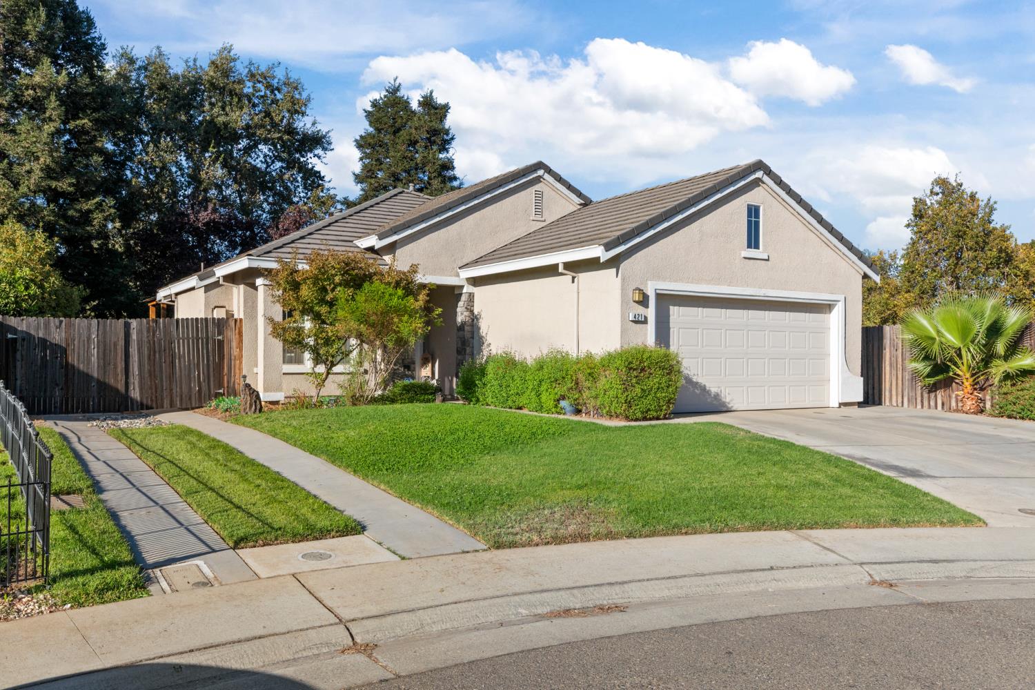 421 Penn Central Ct — photo